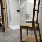 Bad mit Dusche und WC